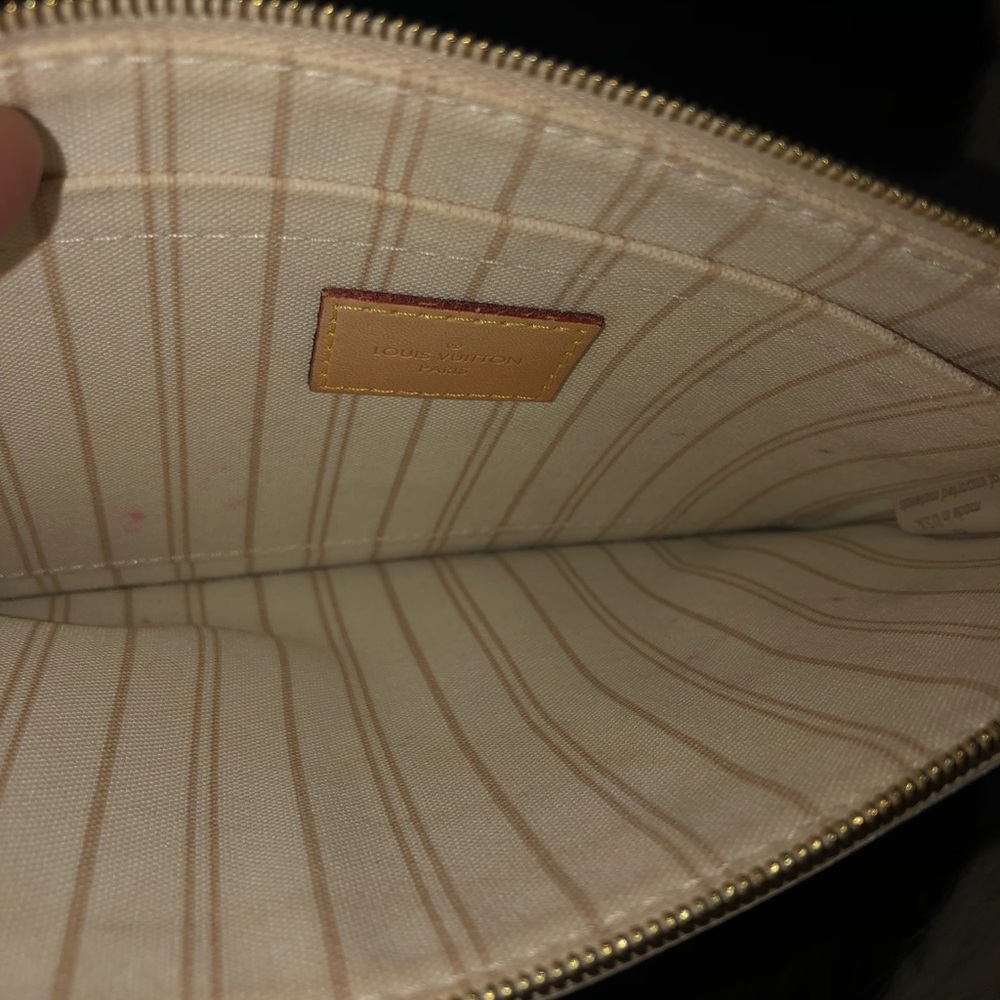 Damier Azur Neverfull Pouch Wristlet - Picture 6 of 8